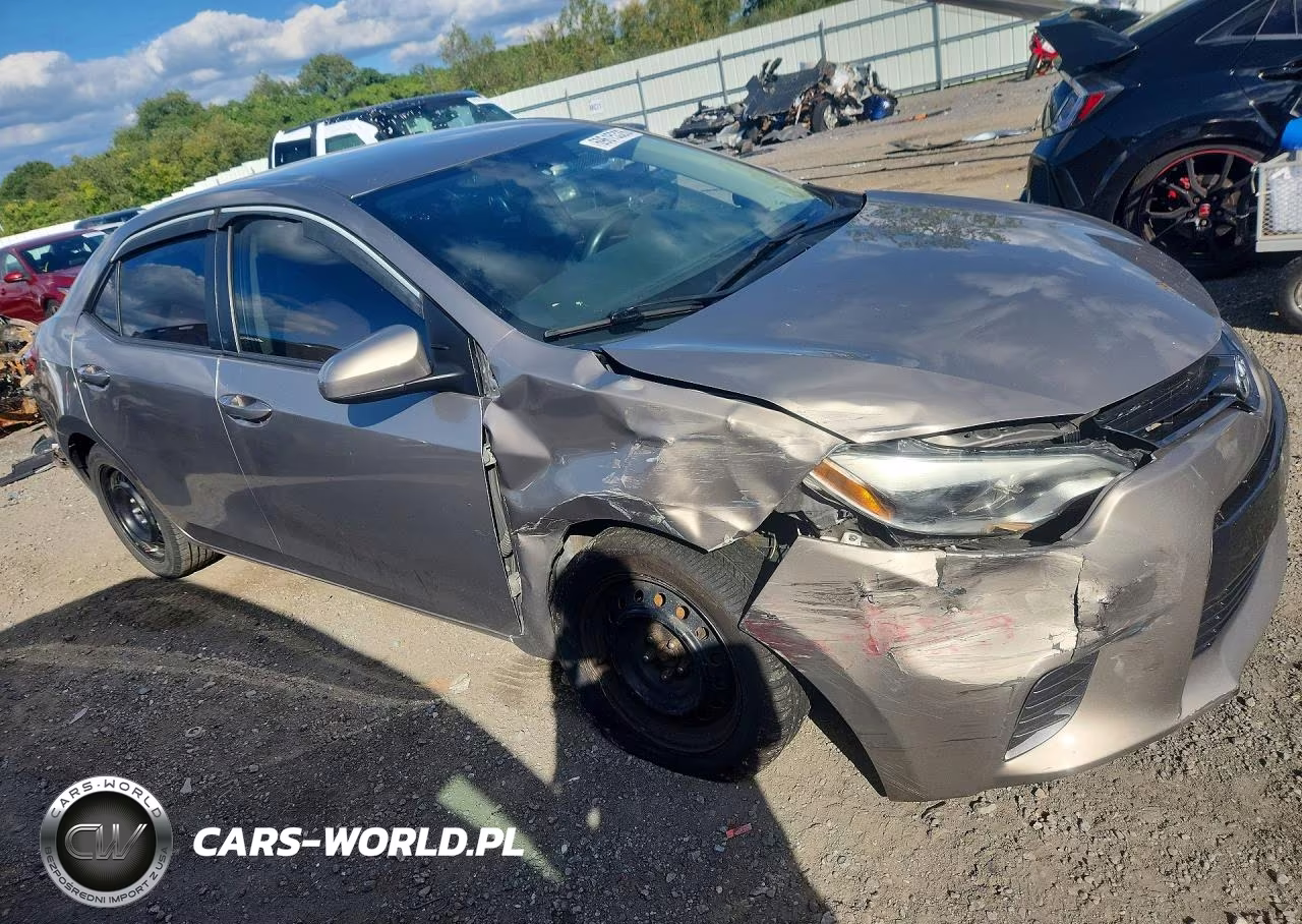 2015 Toyota Corolla Le VIN:2T1BURHE8FC436949 - 4
