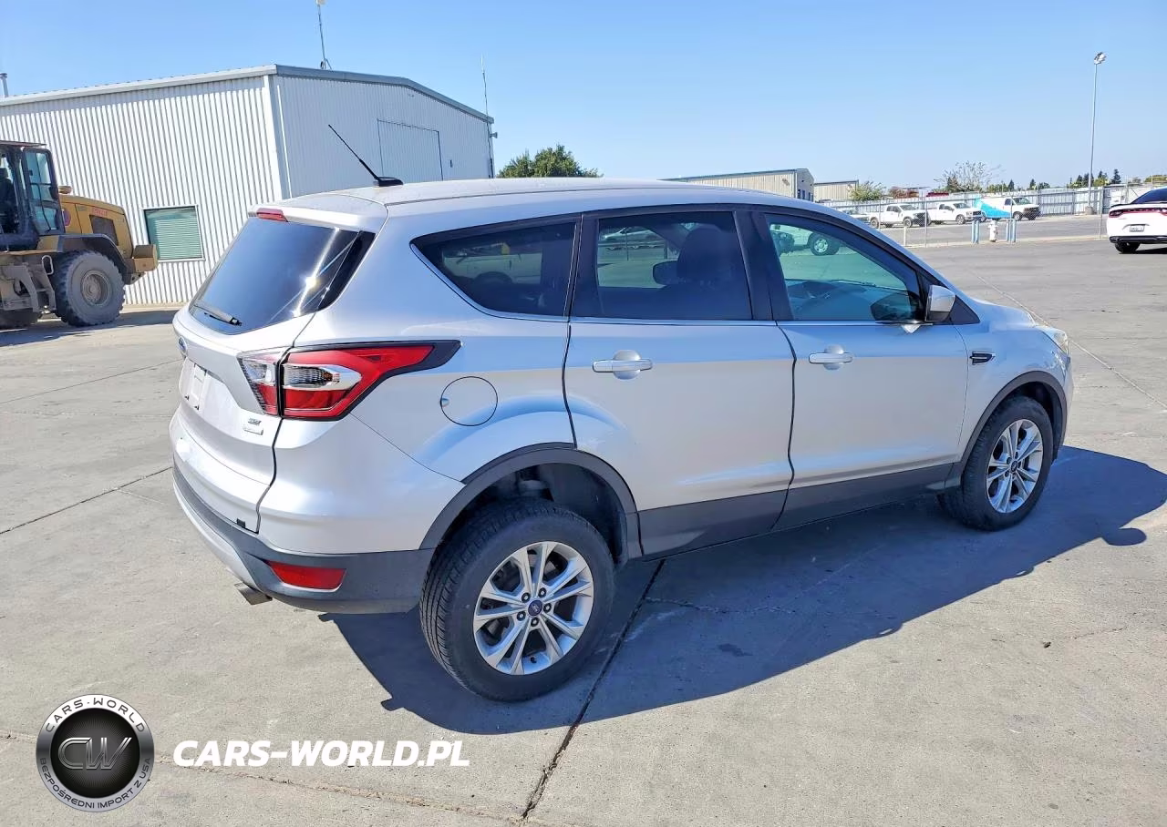 2017 Ford Escape Se VIN:1FMCU0G95HUA04423 - 3