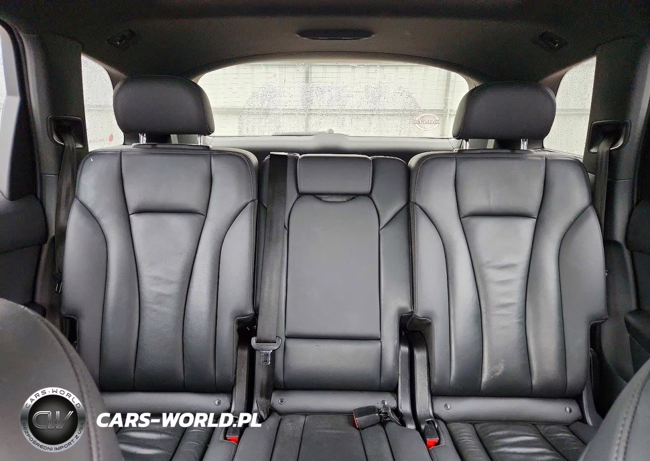 2021 Audi Q7 Premium VIN:WA1AXAF78MD033556 - 10