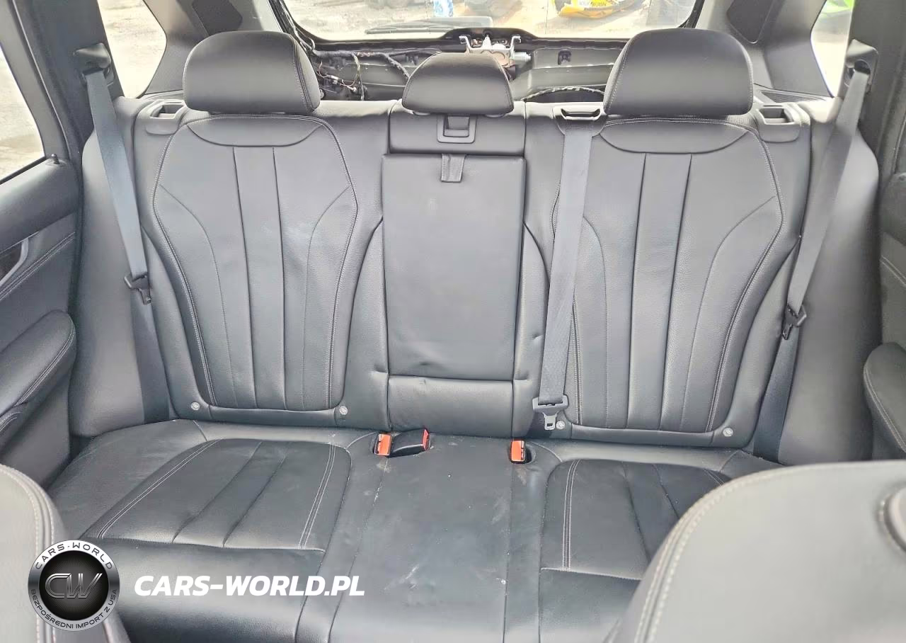 2018 BMW X5 xDrive35I VIN:5UXKR0C51JL076833 - 10