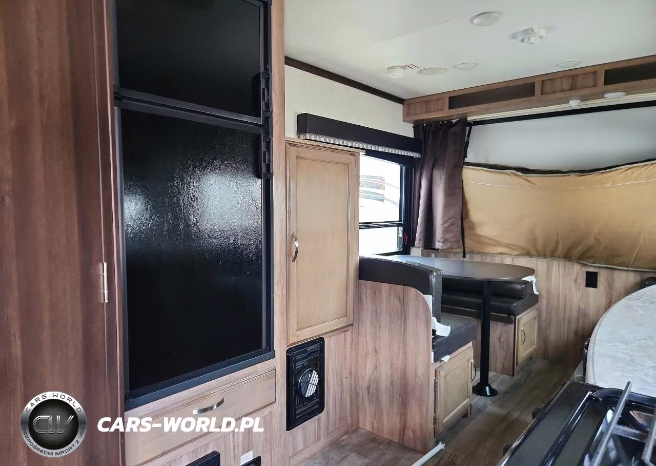 2019 Jayco Jay Flight VIN:1UJBJHBJ8K1JH0240 - 6
