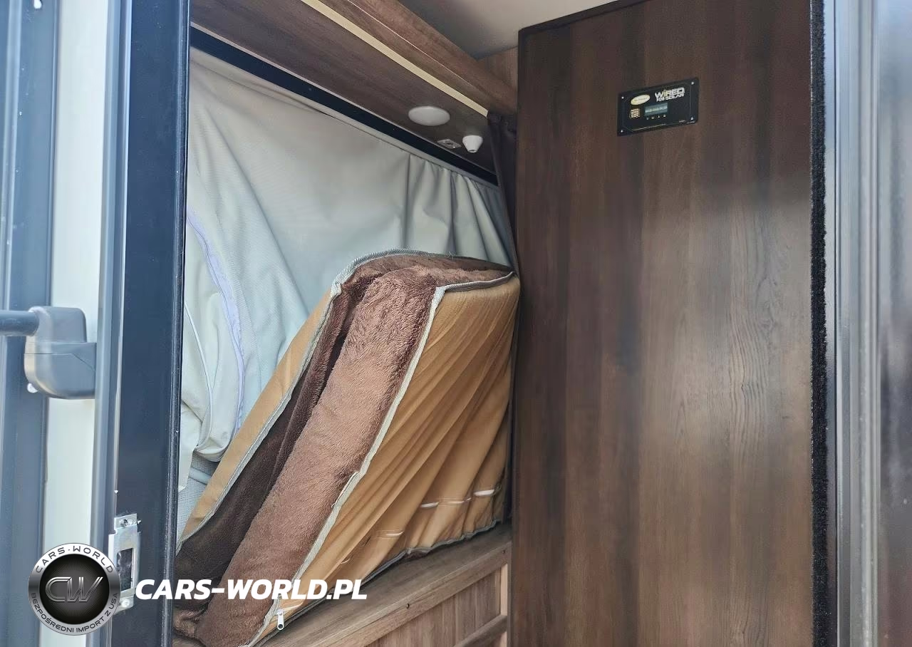 2019 Jayco Jay Flight VIN:1UJBJHBJ8K1JH0240 - 9