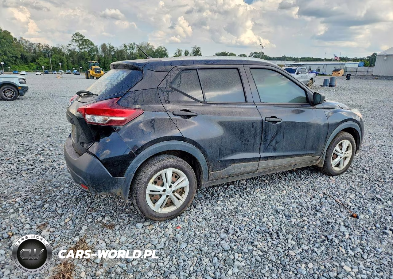 2019 Nissan Kicks S VIN:3N1CP5CU3KL481813 - 3
