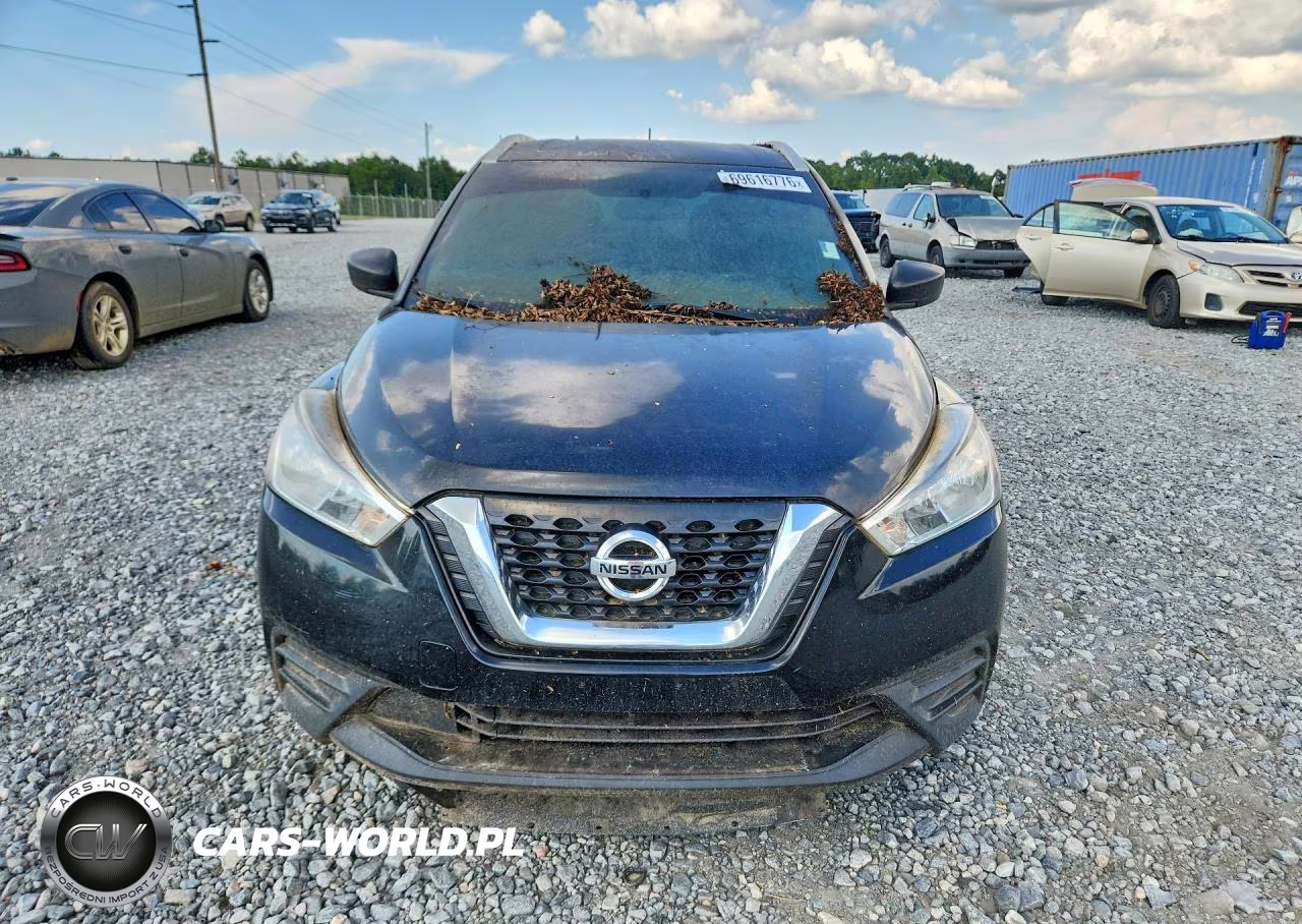 2019 Nissan Kicks S VIN:3N1CP5CU3KL481813 - 5
