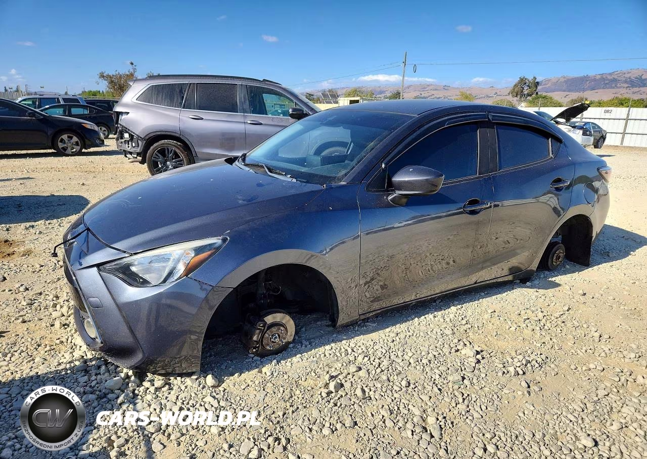 2018 Toyota Yaris Ia Base VIN:3MYDLBYV1JY313460 - 1