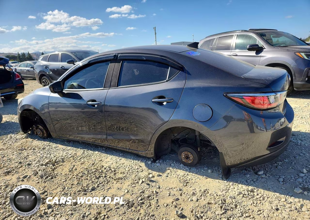 2018 Toyota Yaris Ia Base VIN:3MYDLBYV1JY313460 - 2