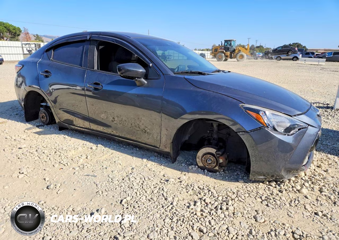 2018 Toyota Yaris Ia Base VIN:3MYDLBYV1JY313460 - 4