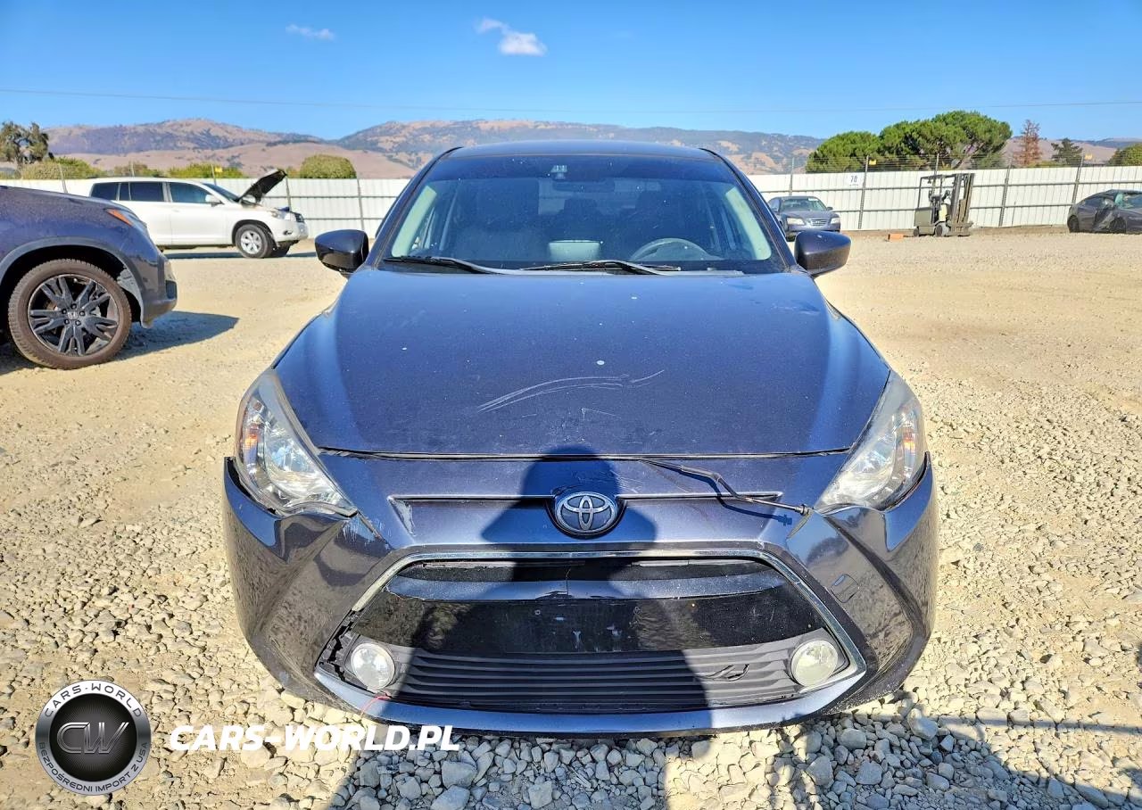 2018 Toyota Yaris Ia Base VIN:3MYDLBYV1JY313460 - 5