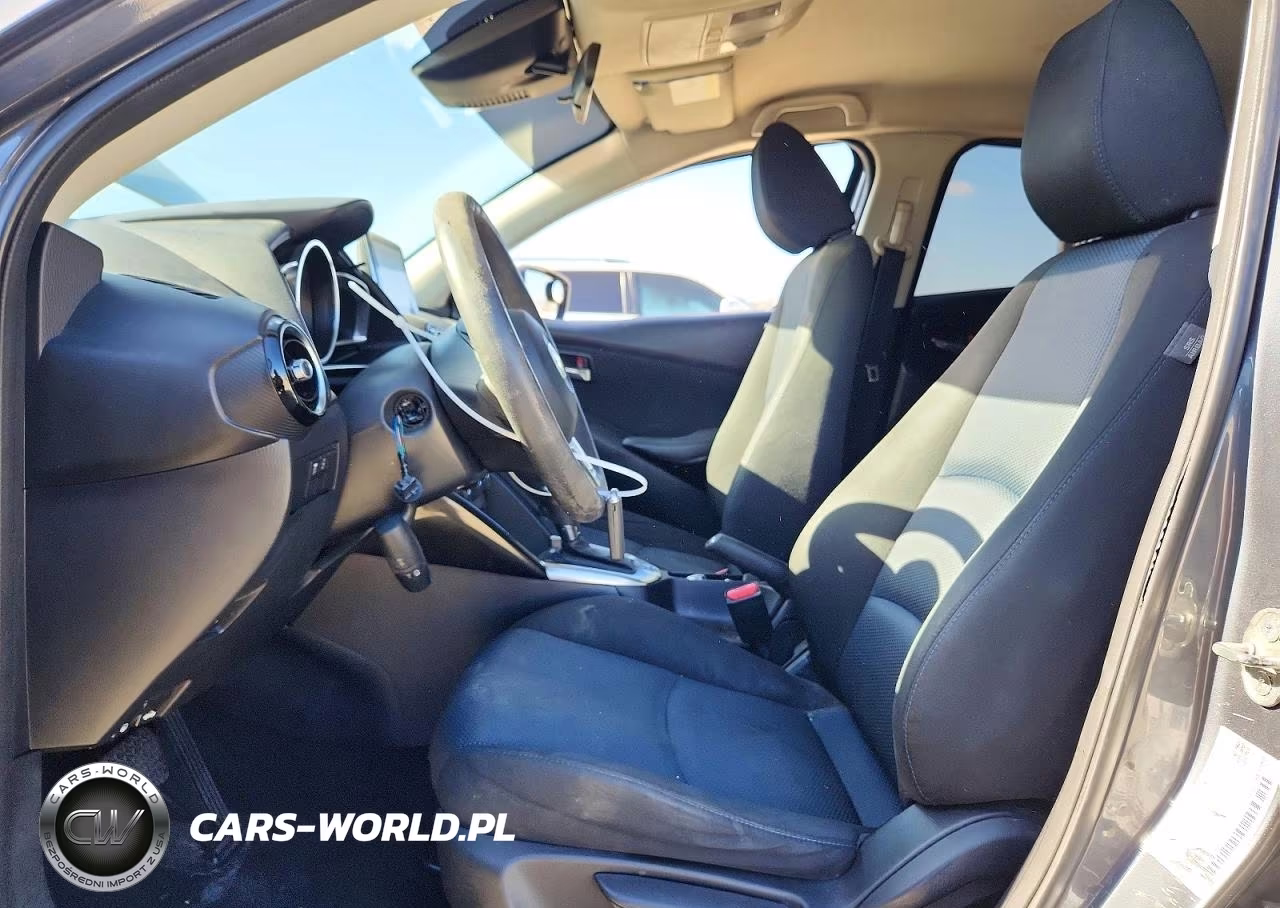 2018 Toyota Yaris Ia Base VIN:3MYDLBYV1JY313460 - 7