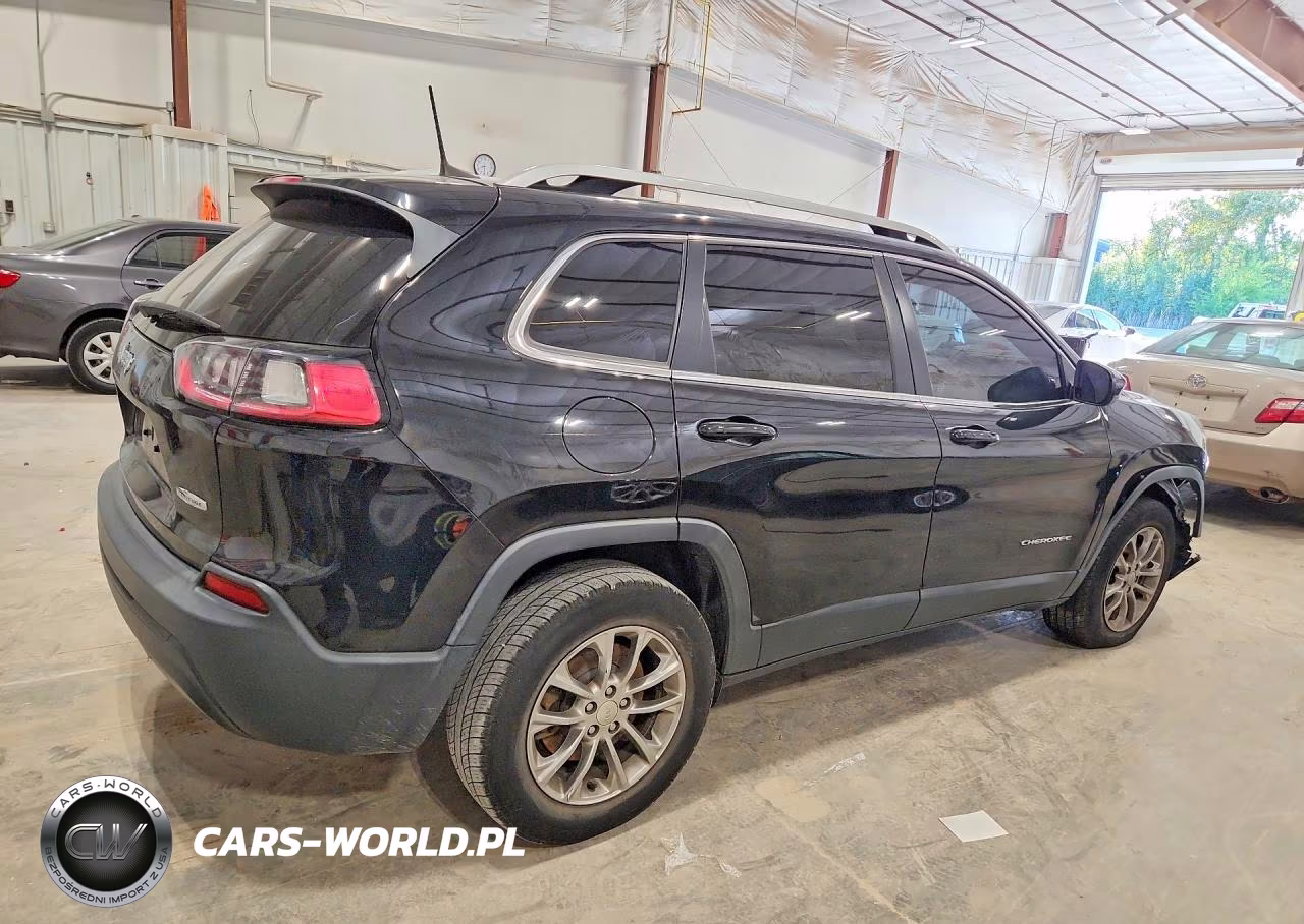 2019 Jeep Cherokee Latitude Plus VIN:1C4PJMLB2KD177662 - 3