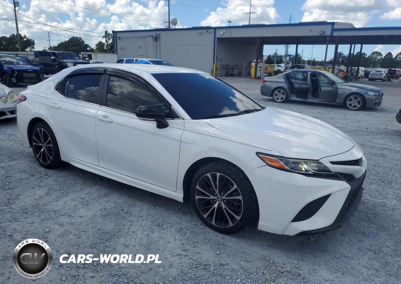 2018 Toyota Camry Se VIN:4T1B11HK6JU131196 - 4