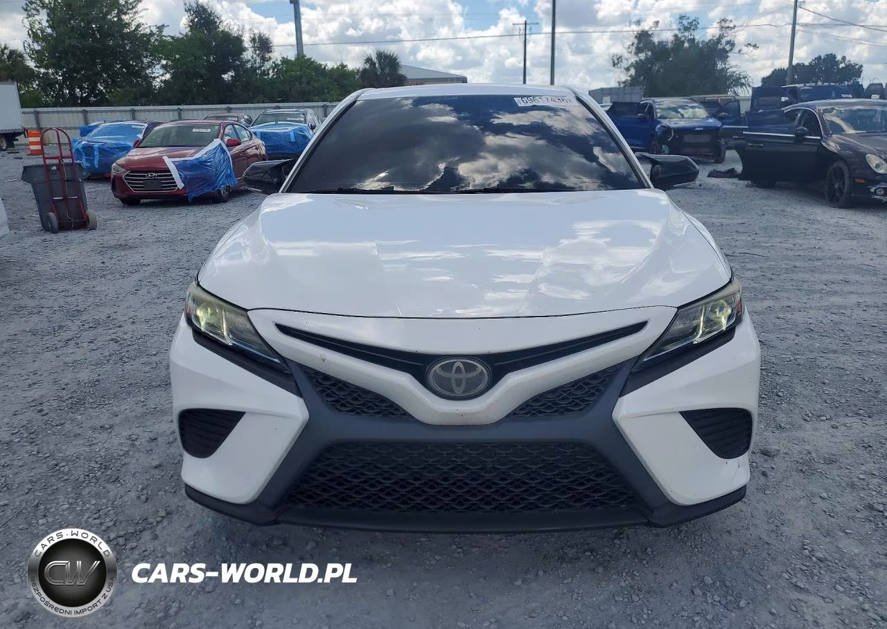 2018 Toyota Camry Se VIN:4T1B11HK6JU131196 - 5