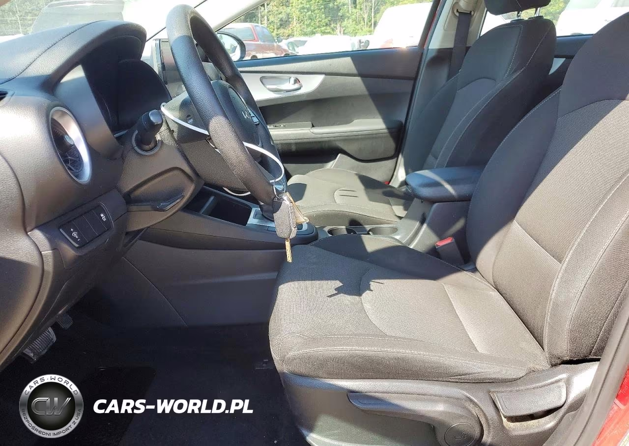 2023 Kia Forte Lxs VIN:3KPF24AD4PE581923 - 7