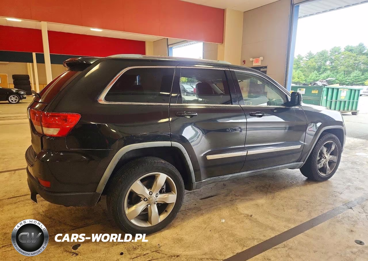 2011 Jeep Grand Cherokee Laredo VIN:1J4RR4GG1BC585514 - 3