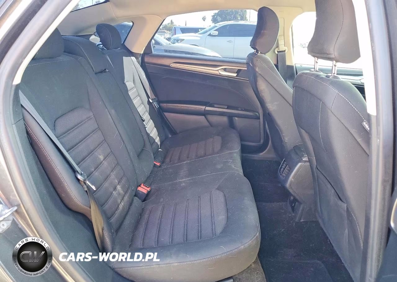 2018 Ford Fusion Se Hybrid VIN:3FA6P0LU6JR163196 - 10
