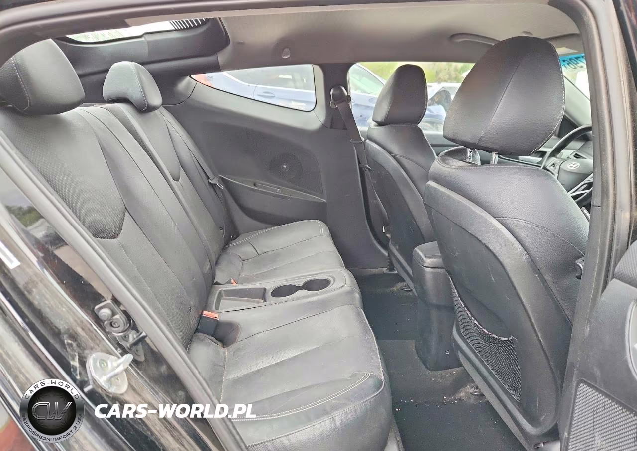 2015 Hyundai Veloster Turbo VIN:KMHTC6AEXFU229817 - 10