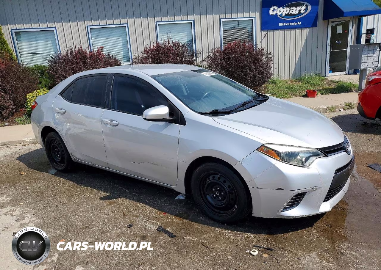 2015 Toyota Corolla Le VIN:2T1BURHE9FC256167 - 4