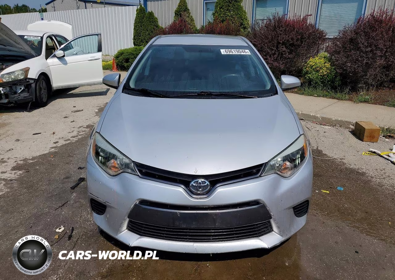 2015 Toyota Corolla Le VIN:2T1BURHE9FC256167 - 5