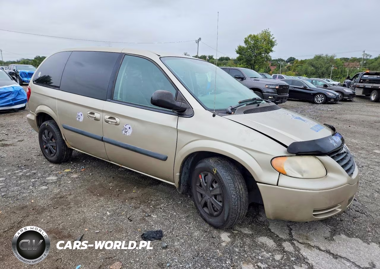 2005 Chrysler Town & Country VIN:1C4GP45R85B390155 - 4