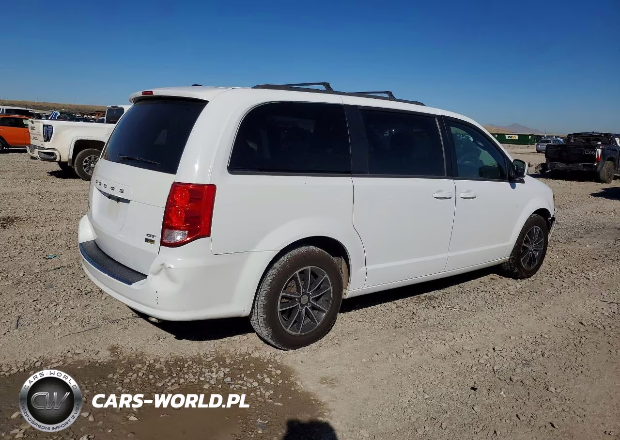 2018 Dodge Grand Caravan Gt VIN:2C4RDGEG2JR336234 - 3