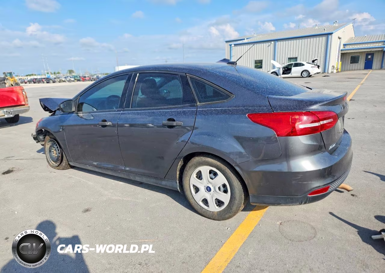 2018 Ford Focus S VIN:1FADP3E24JL293075 - 2
