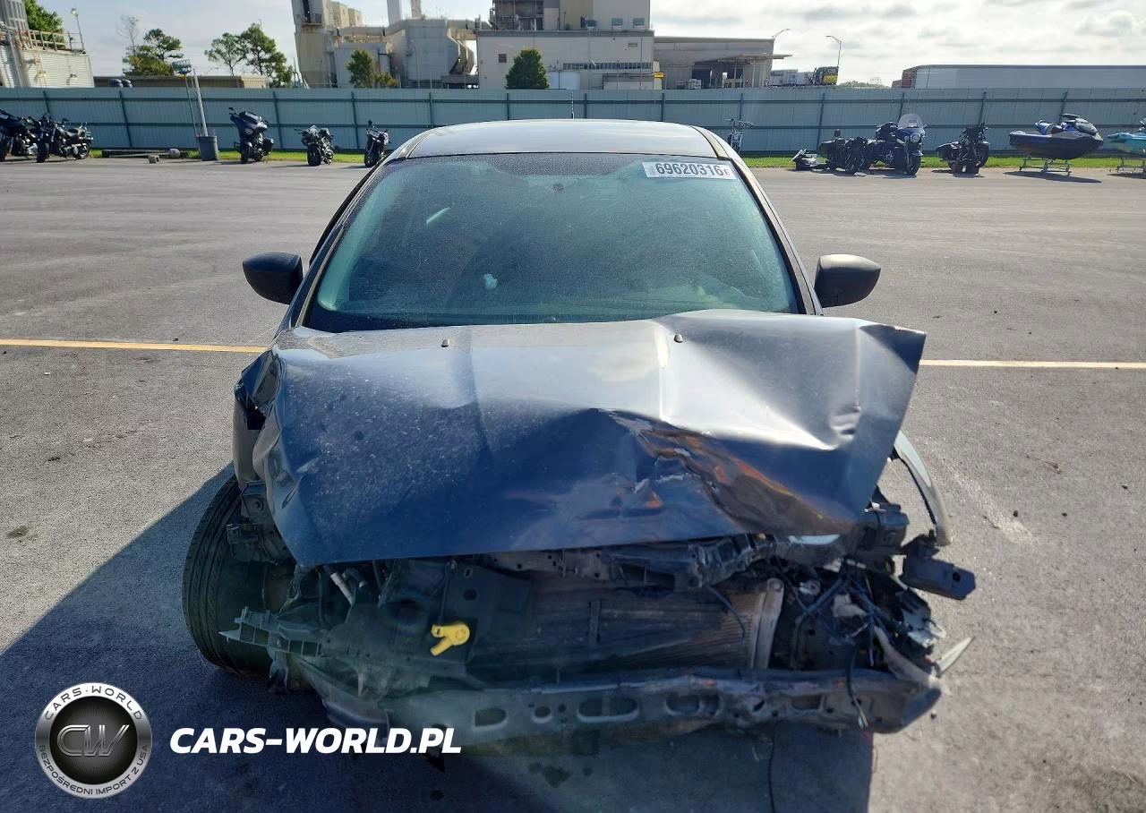 2018 Ford Focus S VIN:1FADP3E24JL293075 - 5