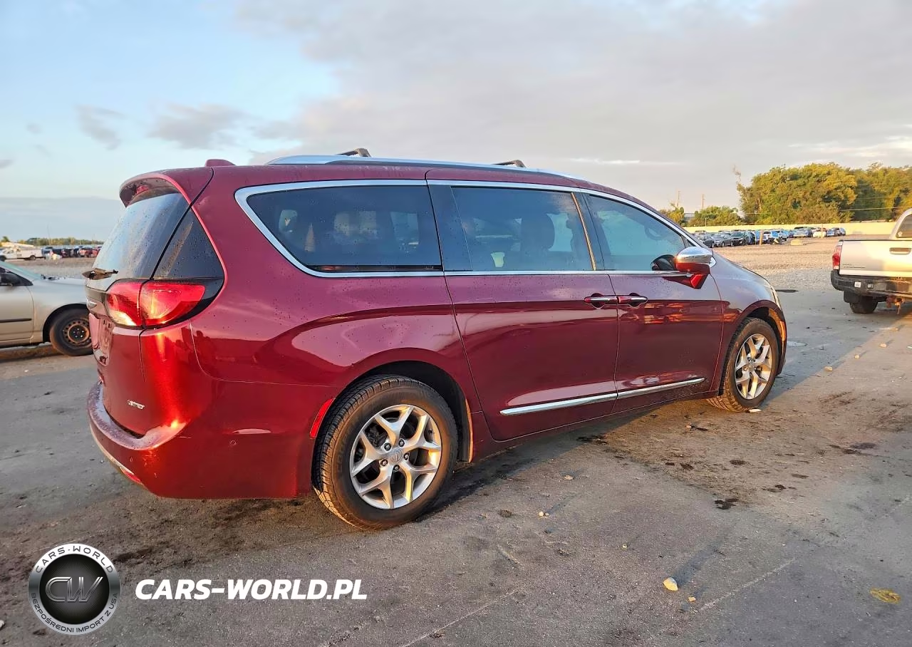 2017 Chrysler Pacifica Limited VIN:2C4RC1GG3HR620382 - 3