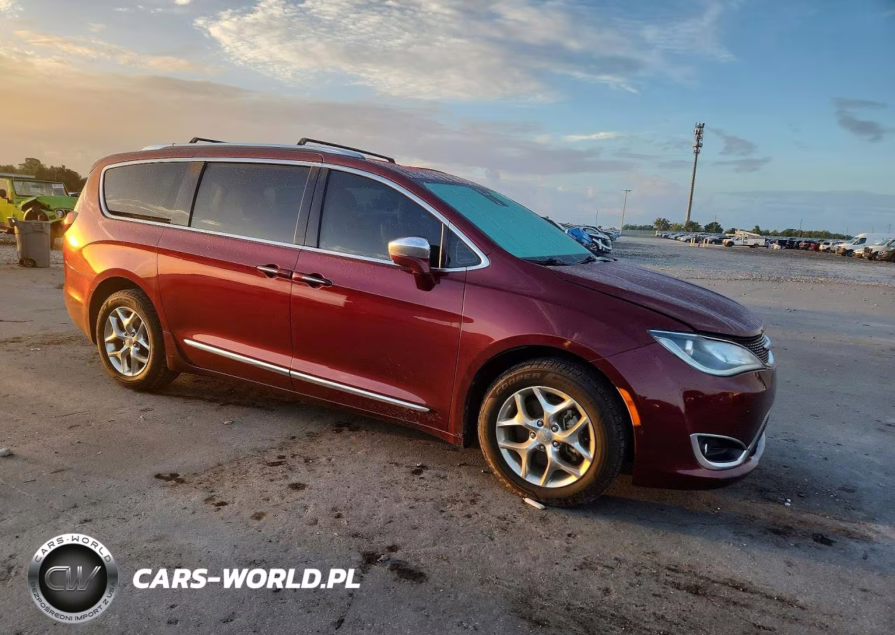 2017 Chrysler Pacifica Limited VIN:2C4RC1GG3HR620382 - 4