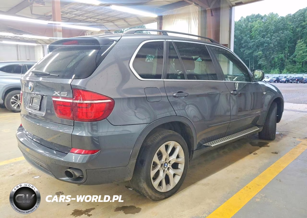2013 BMW X5 xDrive35I VIN:5UXZV4C52D0E00883 - 3