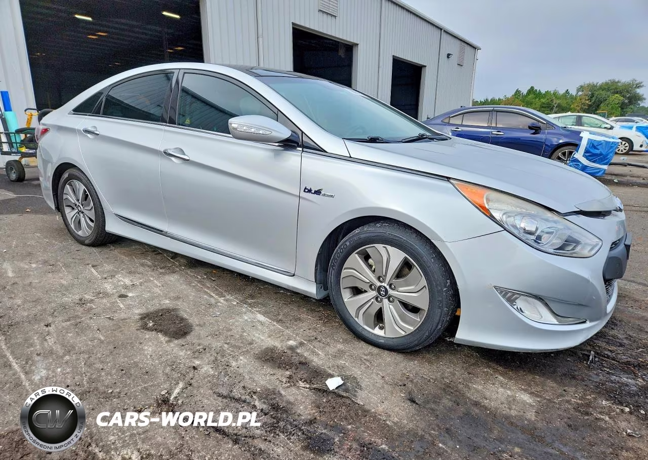2014 Hyundai Sonata Hybrid VIN:KMHEC4A43EA104324 - 4