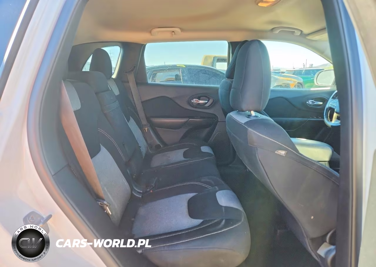 2014 Jeep Cherokee Latitude VIN:1C4PJMCS8EW265365 - 10