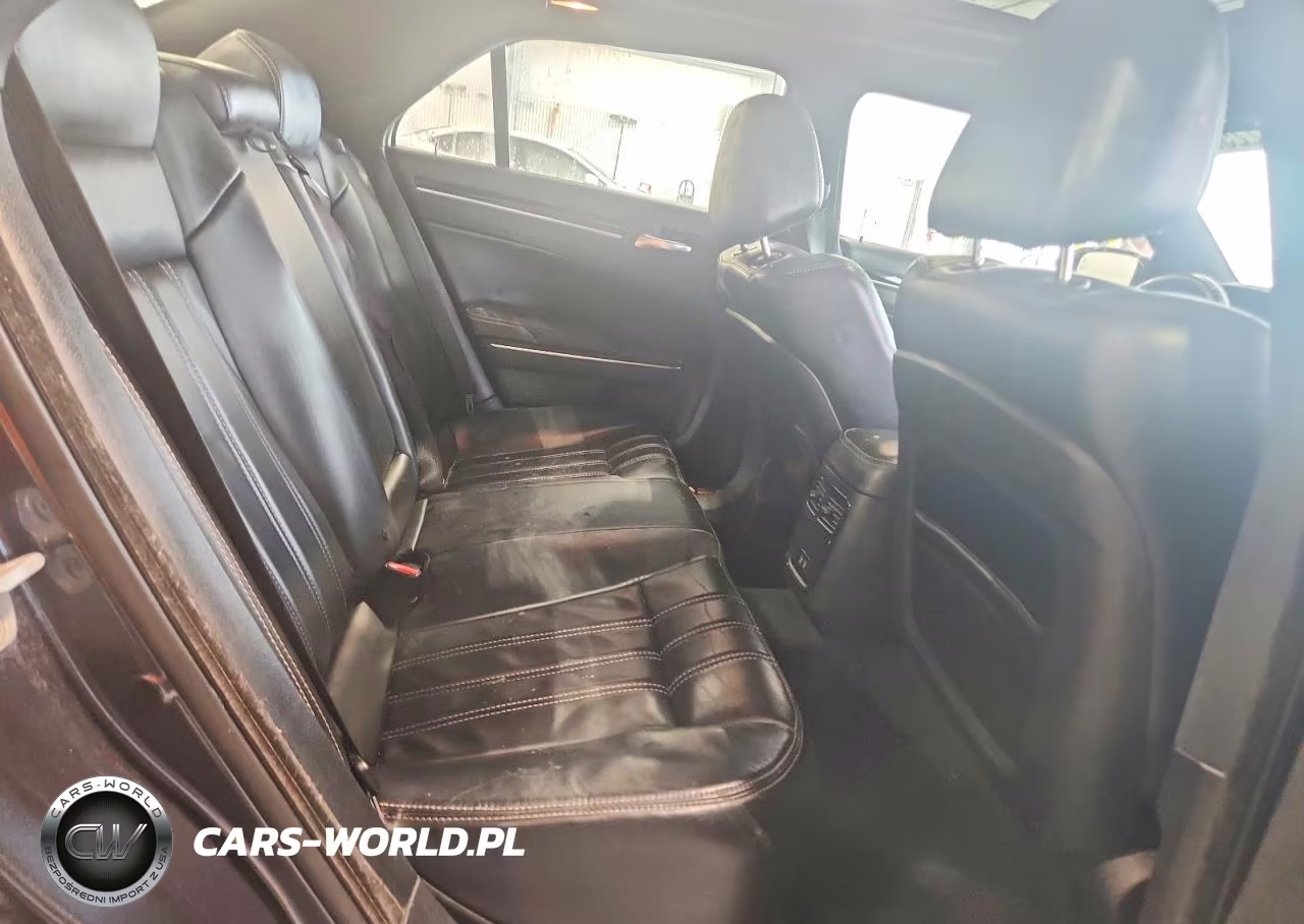 2017 Chrysler 300 S VIN:2C3CCAGG3HH522131 - 10
