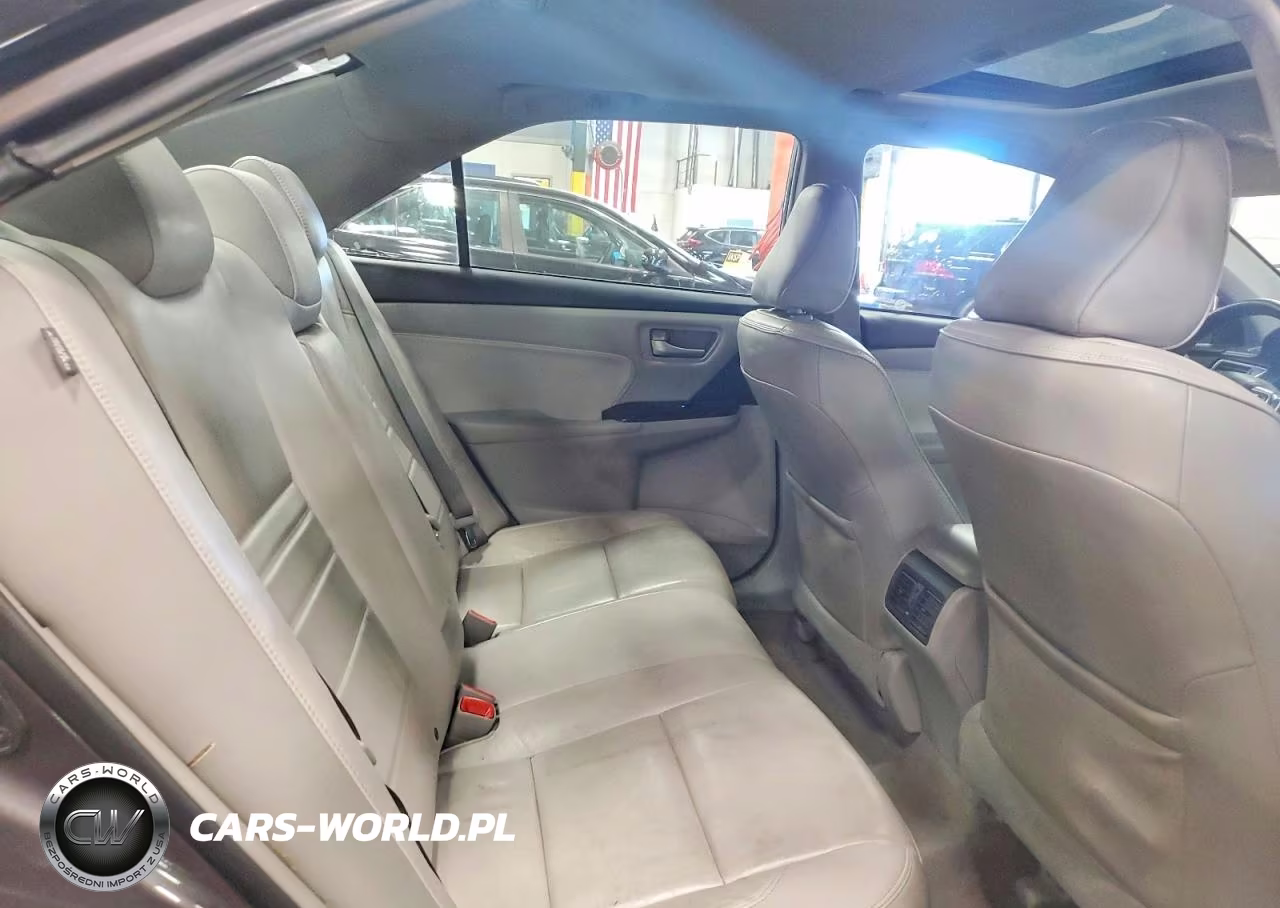 2016 Toyota Camry Xle VIN:4T1BF1FK1GU597020 - 10