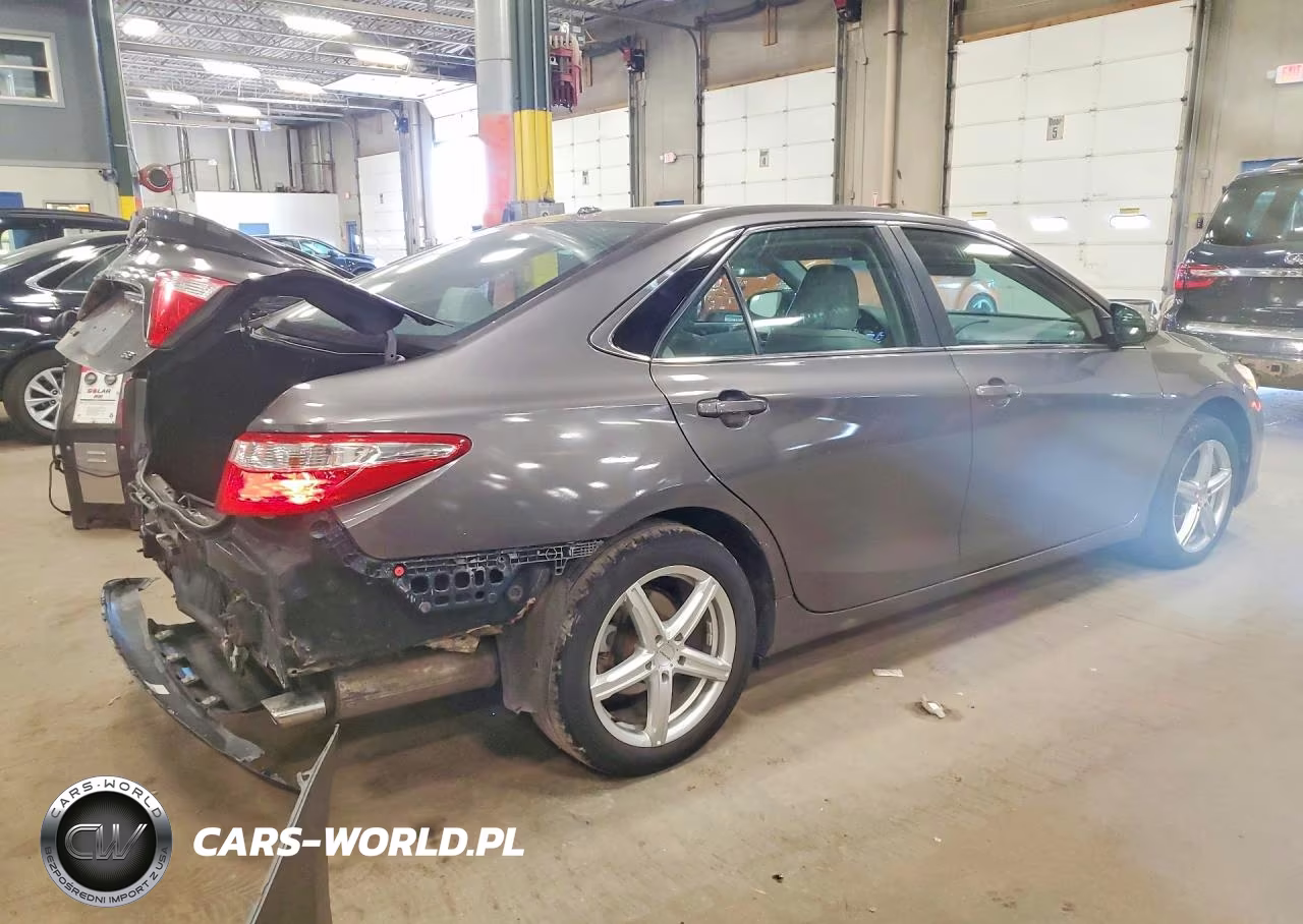 2016 Toyota Camry Xle VIN:4T1BF1FK1GU597020 - 3