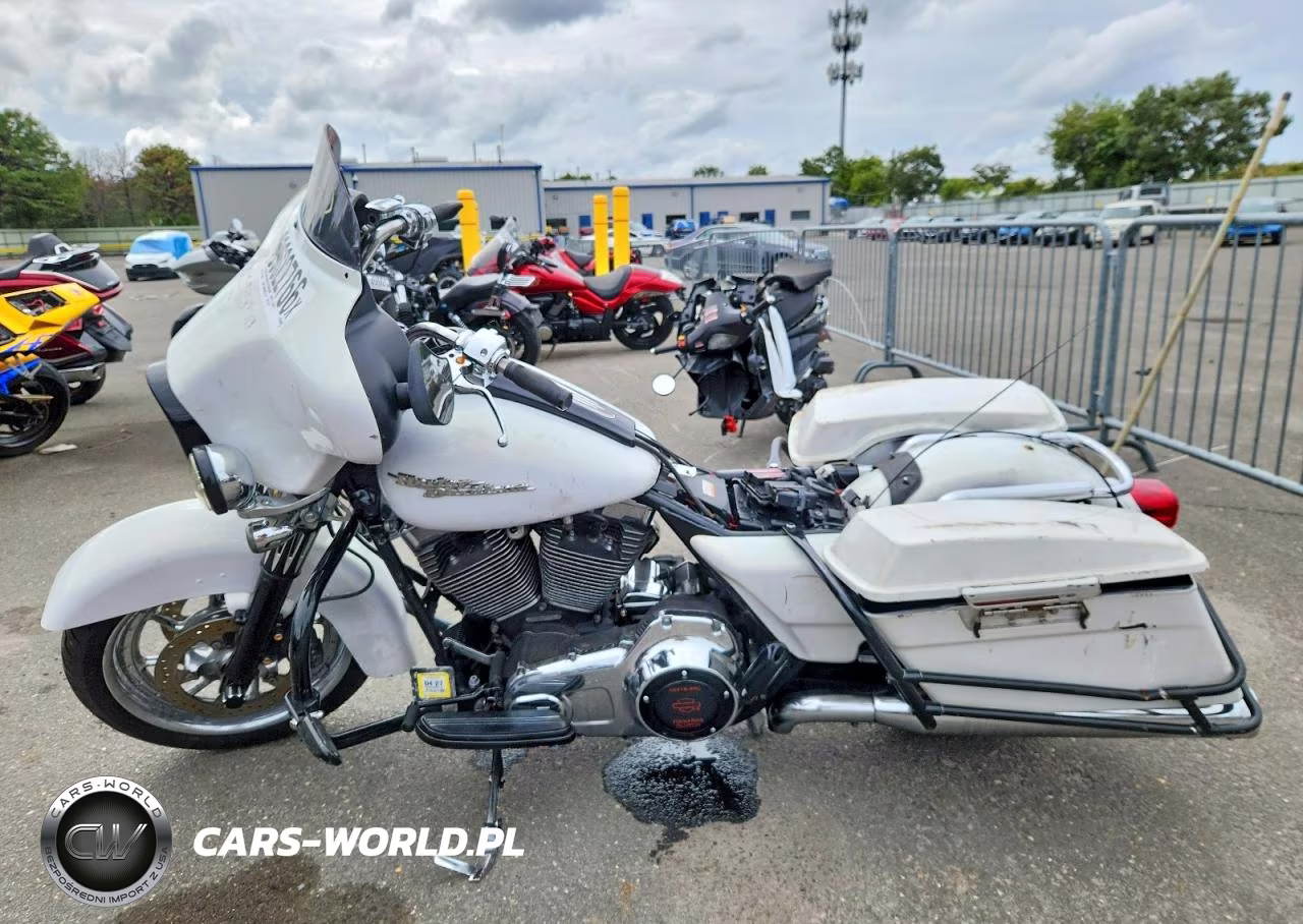 2008 Harley-Davidson Flhx VIN:1HD1KB4128Y611771 - 3