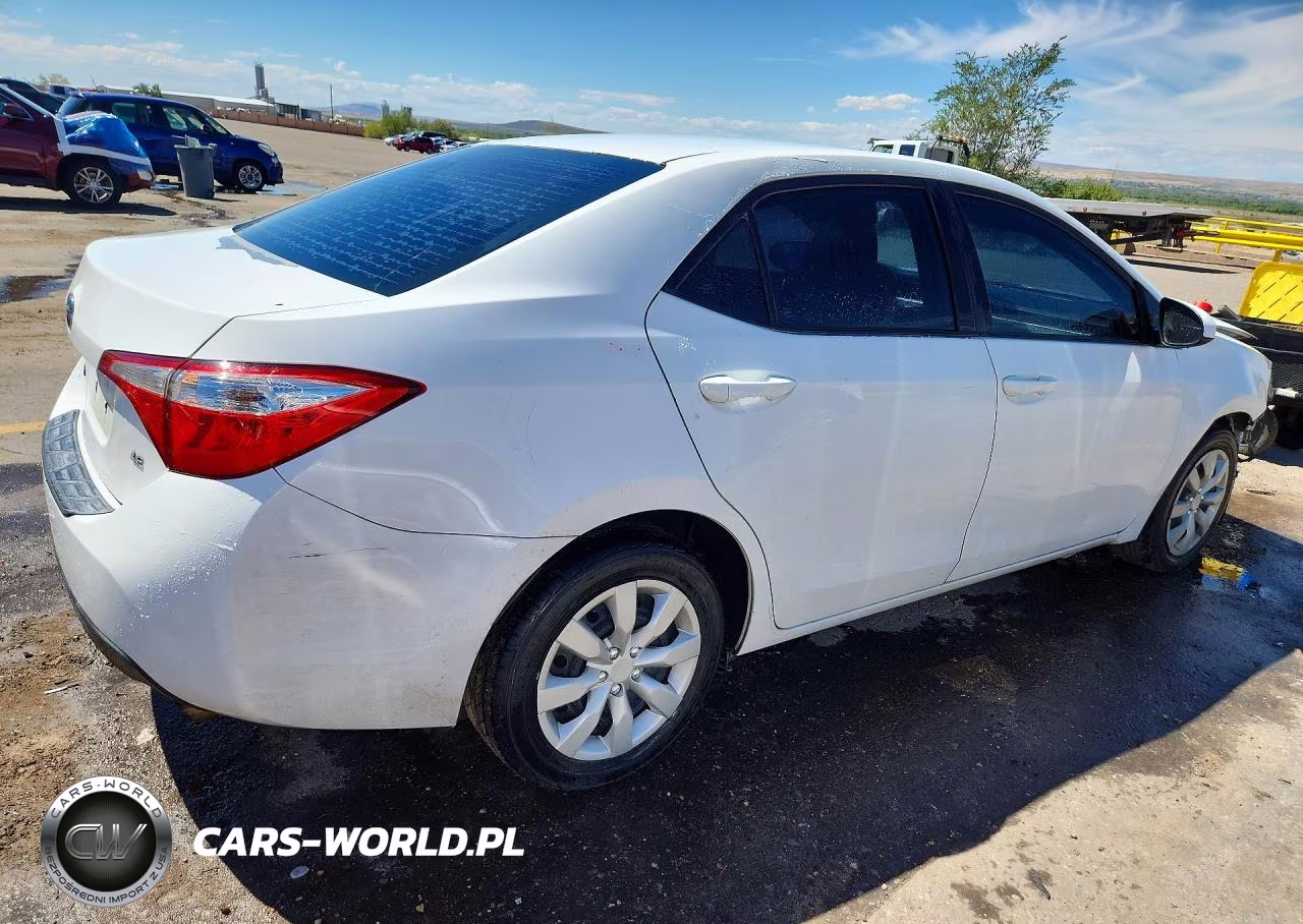 2015 Toyota Corolla Le VIN:5YFBURHE6FP203734 - 3