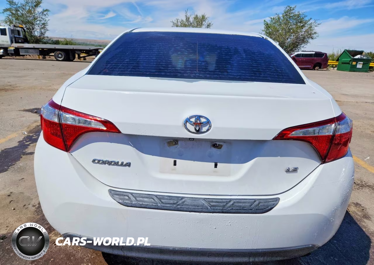 2015 Toyota Corolla Le VIN:5YFBURHE6FP203734 - 6