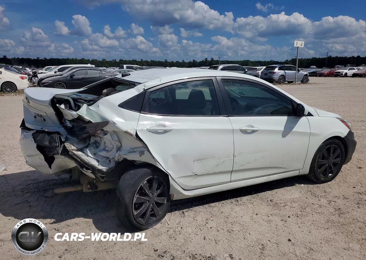 2013 Hyundai Accent Gls VIN:KMHCU4AE5DU572727 - 3