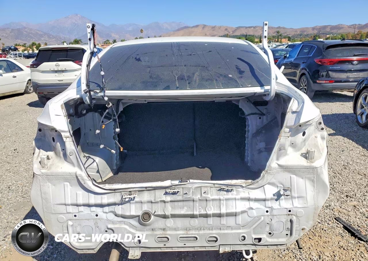 2018 Nissan Sentra S VIN:3N1AB7AP4JY249527 - 6