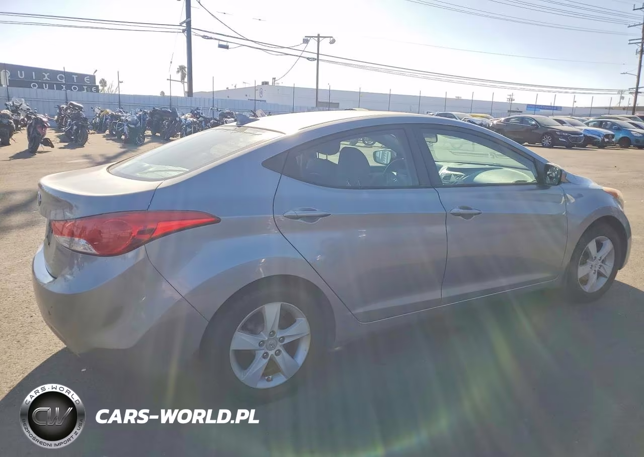 2013 Hyundai Elantra Gls VIN:KMHDH4AE5DU515890 - 3
