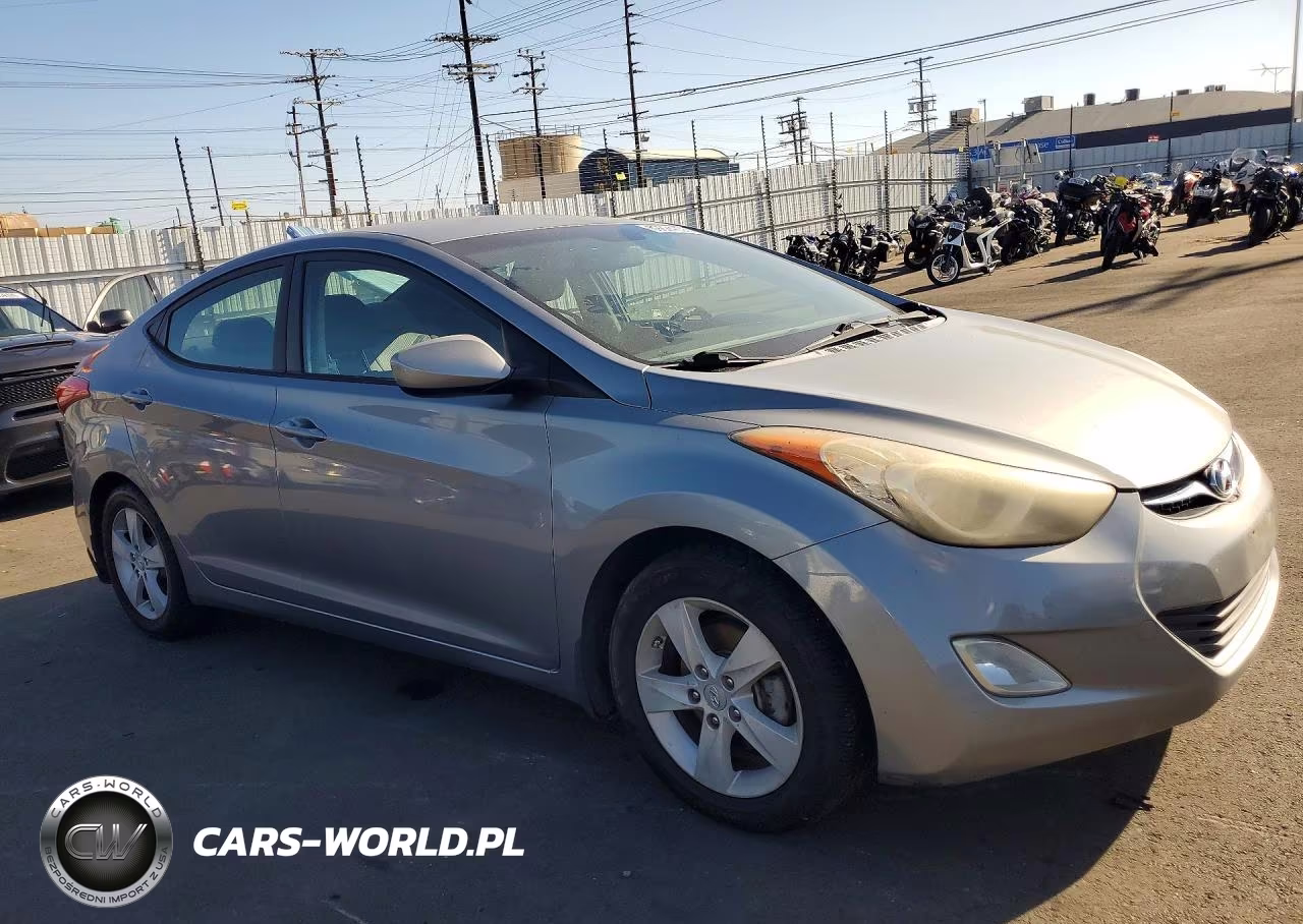 2013 Hyundai Elantra Gls VIN:KMHDH4AE5DU515890 - 4