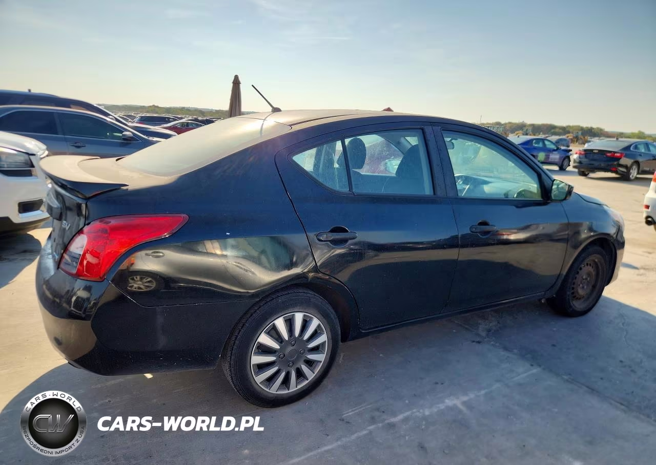 2018 Nissan Versa S Plus VIN:3N1CN7AP2JL866261 - 3