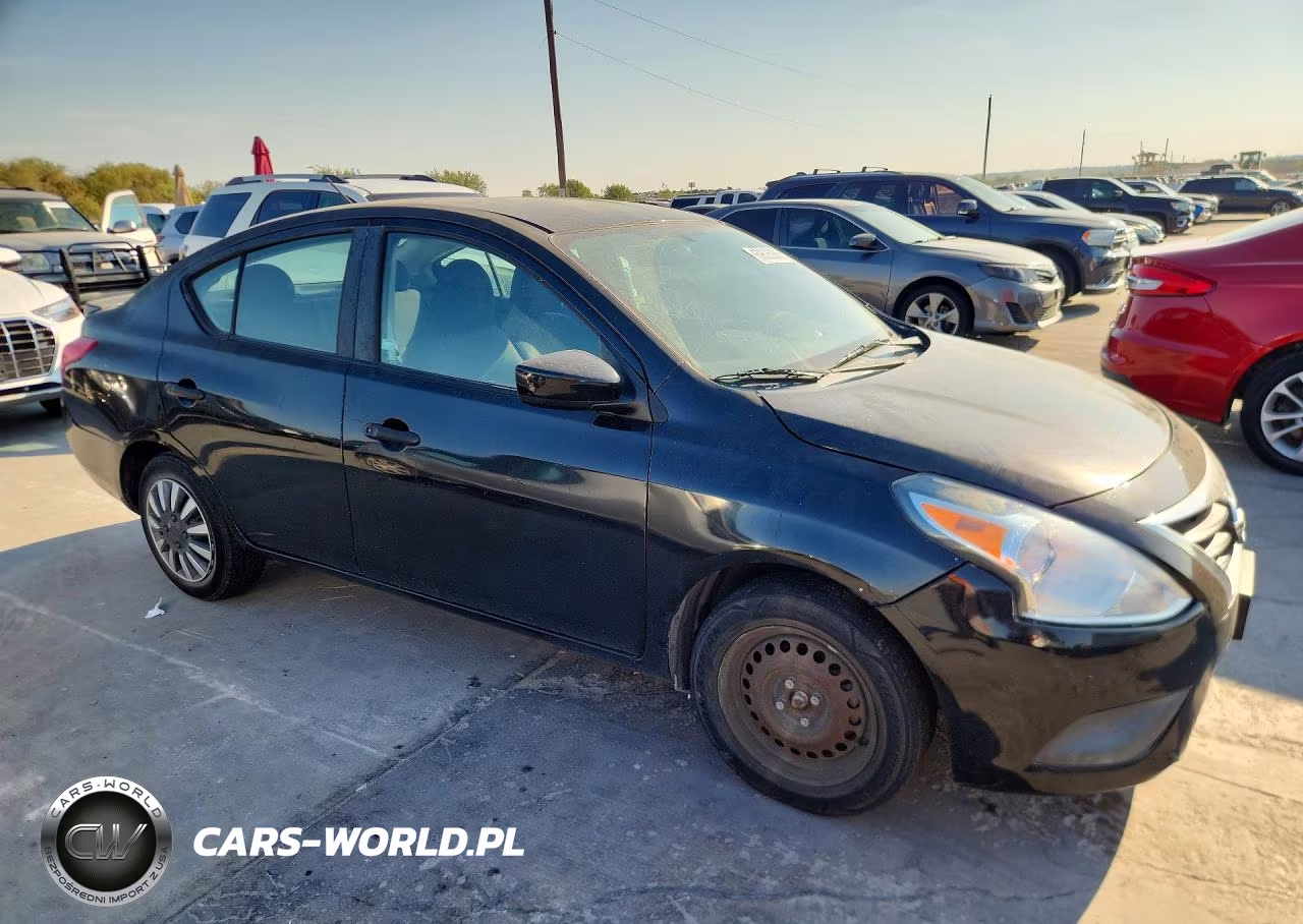 2018 Nissan Versa S Plus VIN:3N1CN7AP2JL866261 - 4