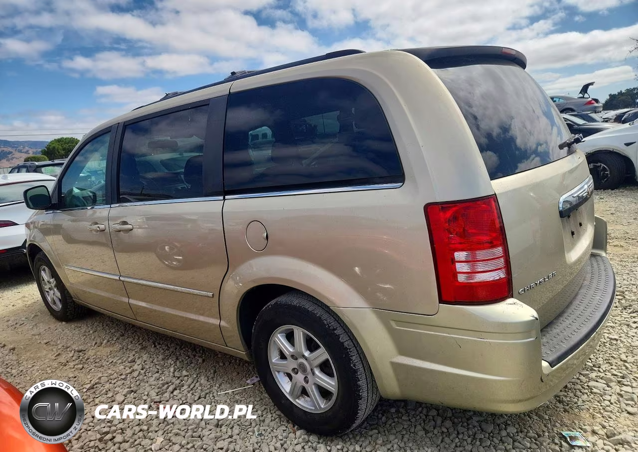 2010 Chrysler Town & Country Touring VIN:2A4RR5D12AR281667 - 2