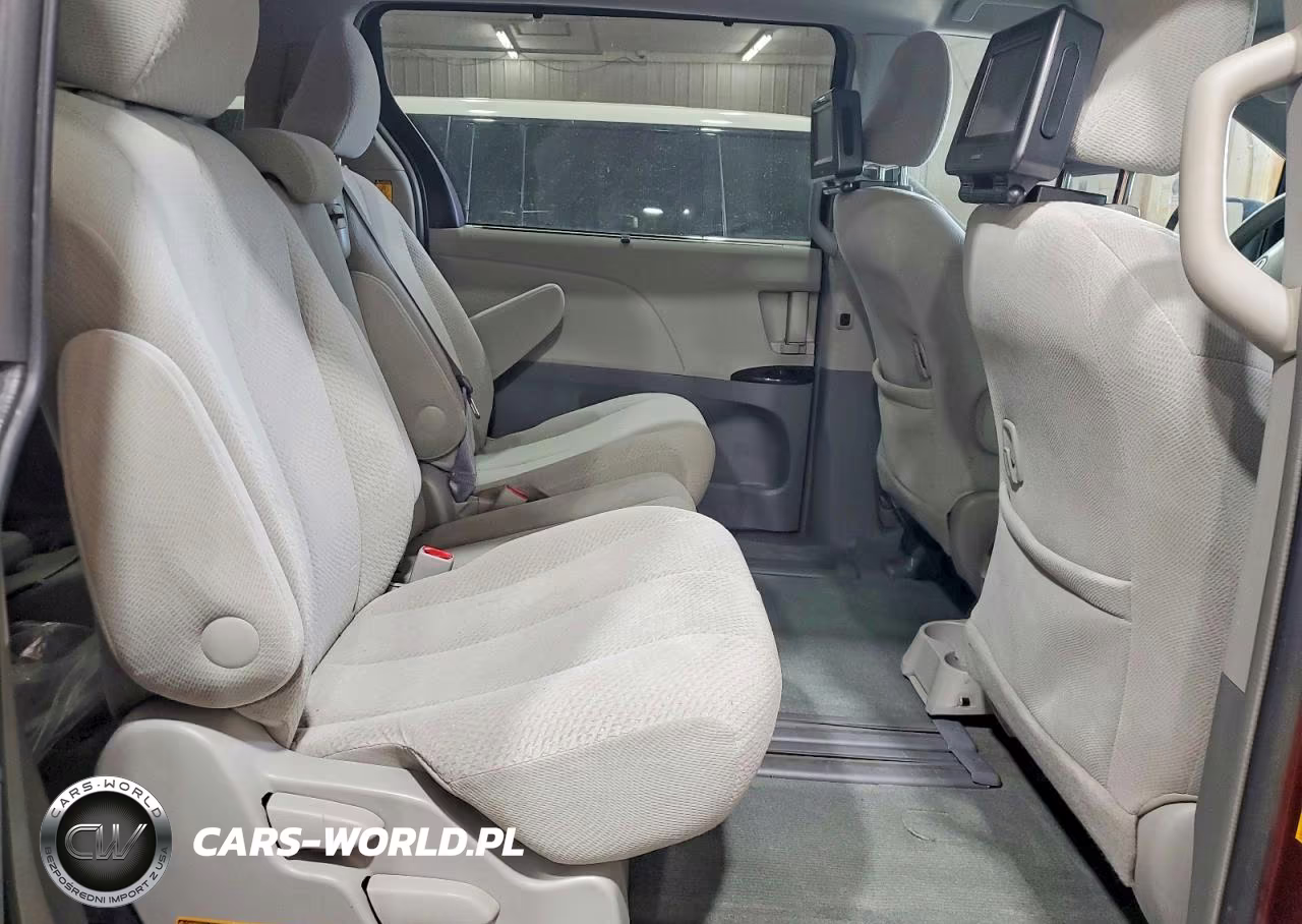 2012 Toyota Sienna Le VIN:5TDKK3DCXCS224841 - 11