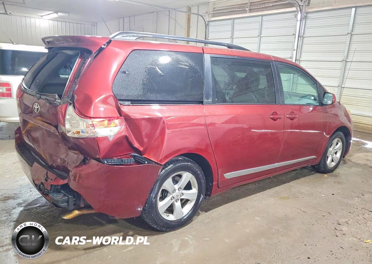 2012 Toyota Sienna Le VIN:5TDKK3DCXCS224841 - 3