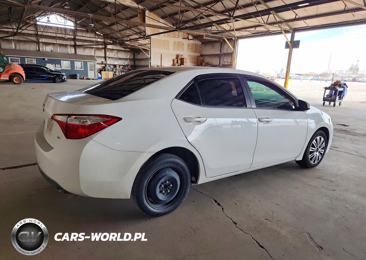 2015 Toyota Corolla Le VIN:2T1BURHE5FC351342 - 3