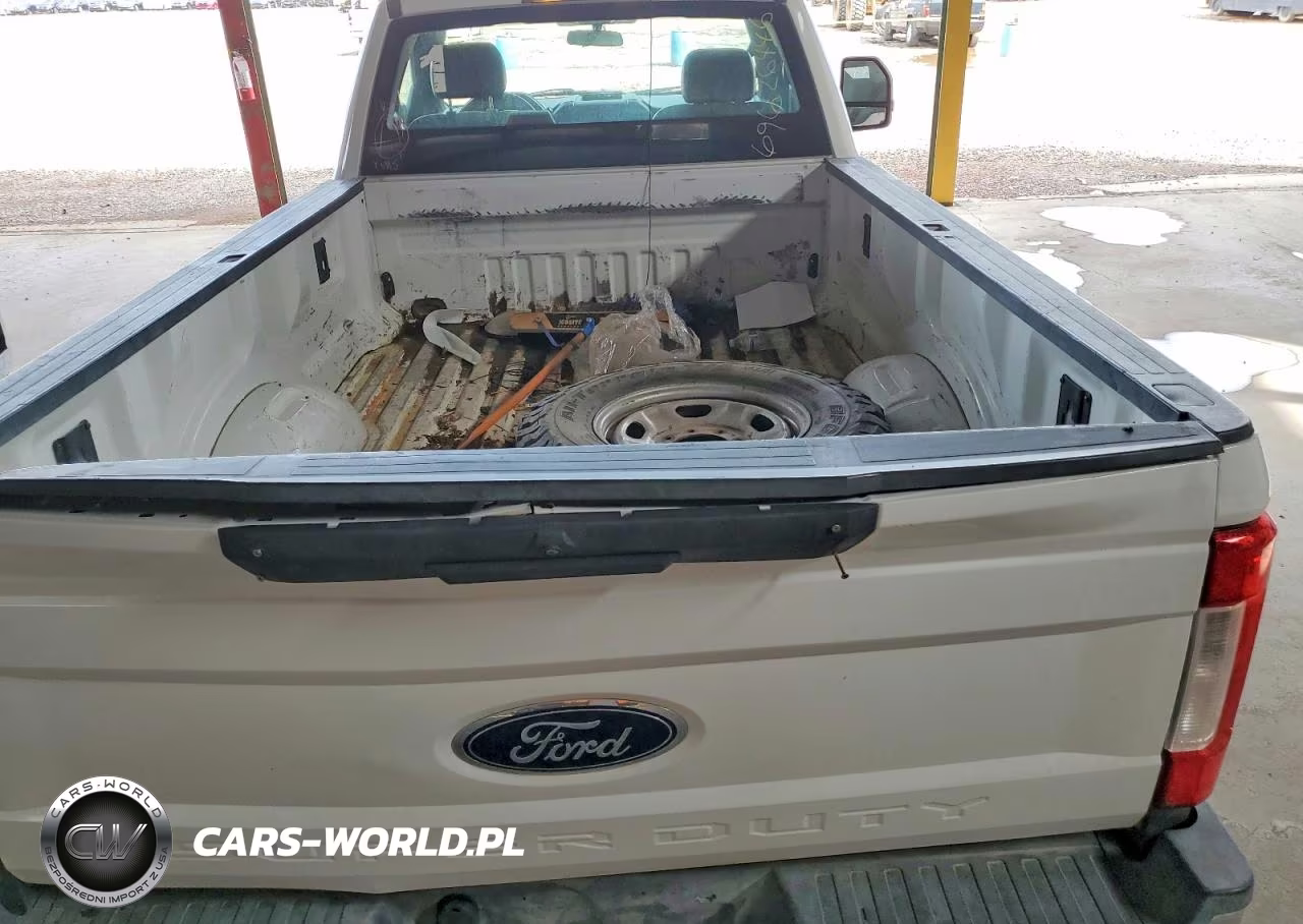 2018 Ford F250 Super Duty VIN:1FTBF2BT4JEB69937 - 10