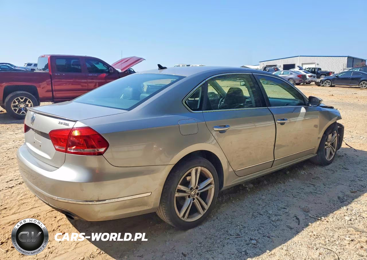 2012 Volkswagen Passat Sel VIN:1VWCM7A39CC104375 - 3