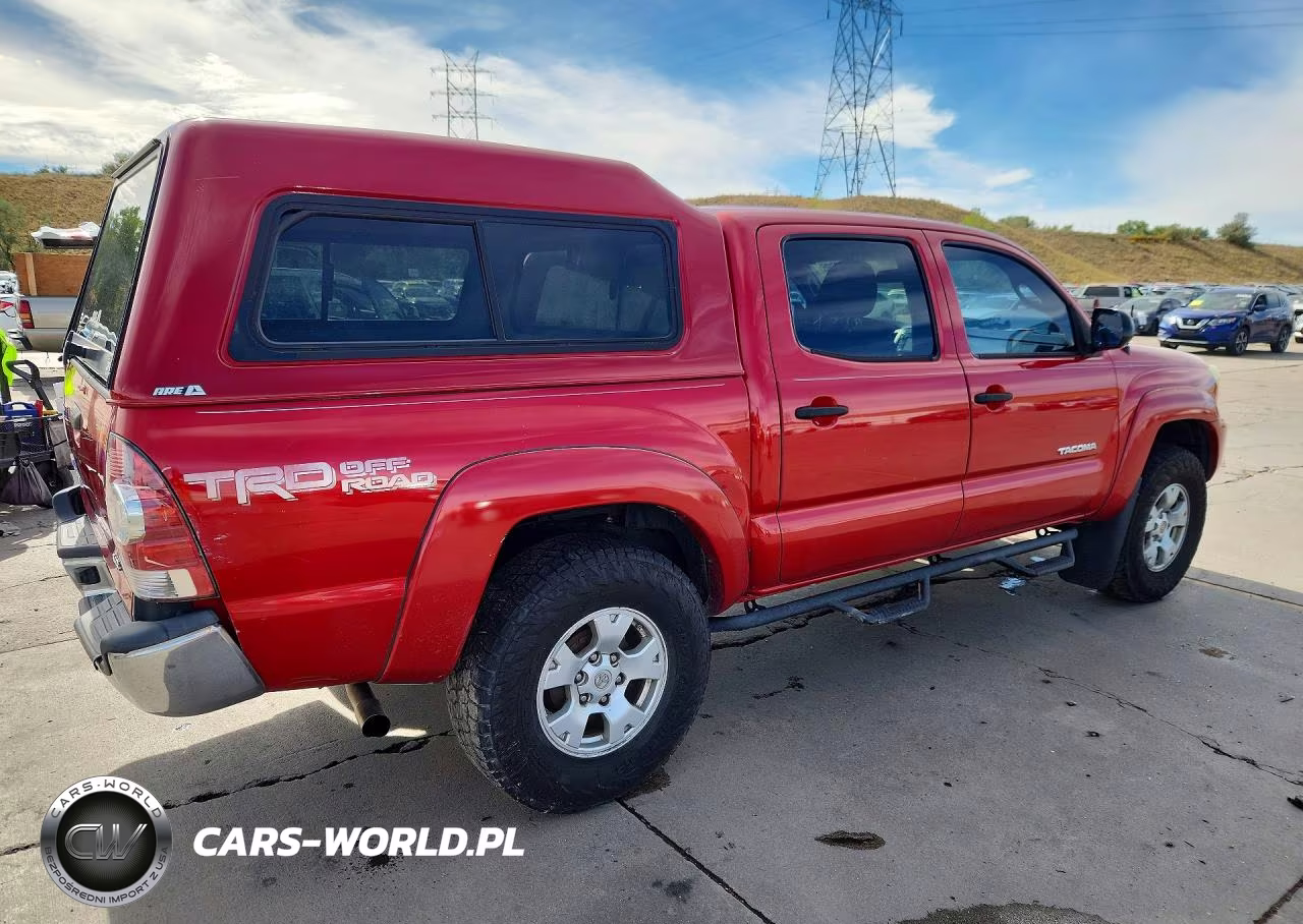2015 Toyota Tacoma V6 VIN:5TFLU4EN4FX128402 - 3